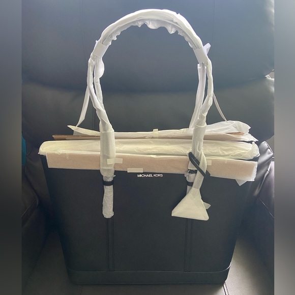 NWT Michael Kors Jet Set Travel Large Saffiano Leather Tote Bag - Picture 2 of 6